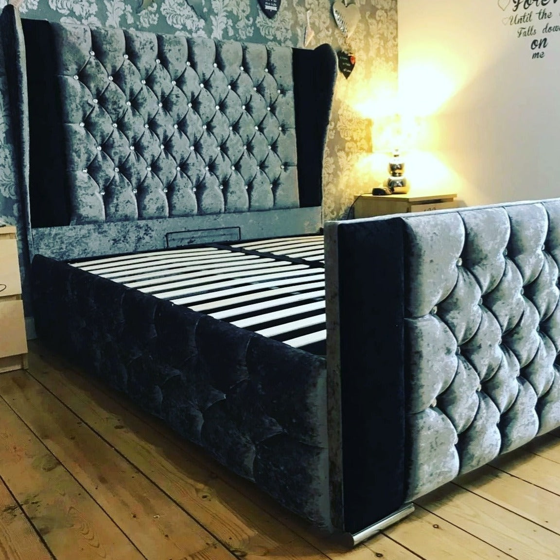 Breanna Winged Super King Bed